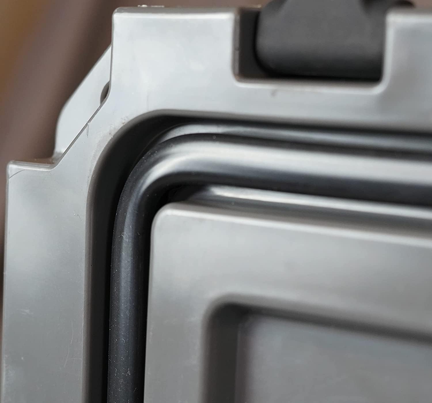 25 Quart Roto-Molded Super Ice Cooler